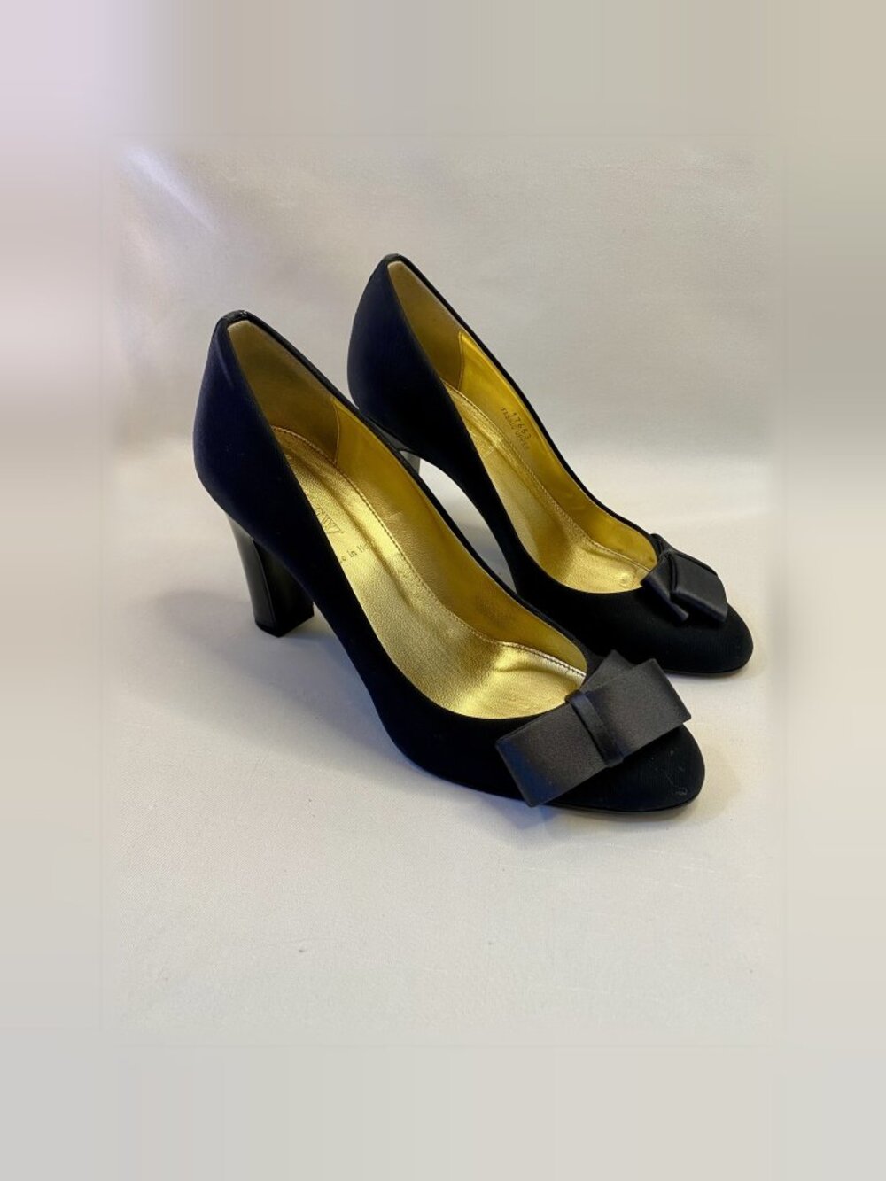 J.Crew Molly Flannel Bow Pumps Black Patent Heel Made in Italy Size 7